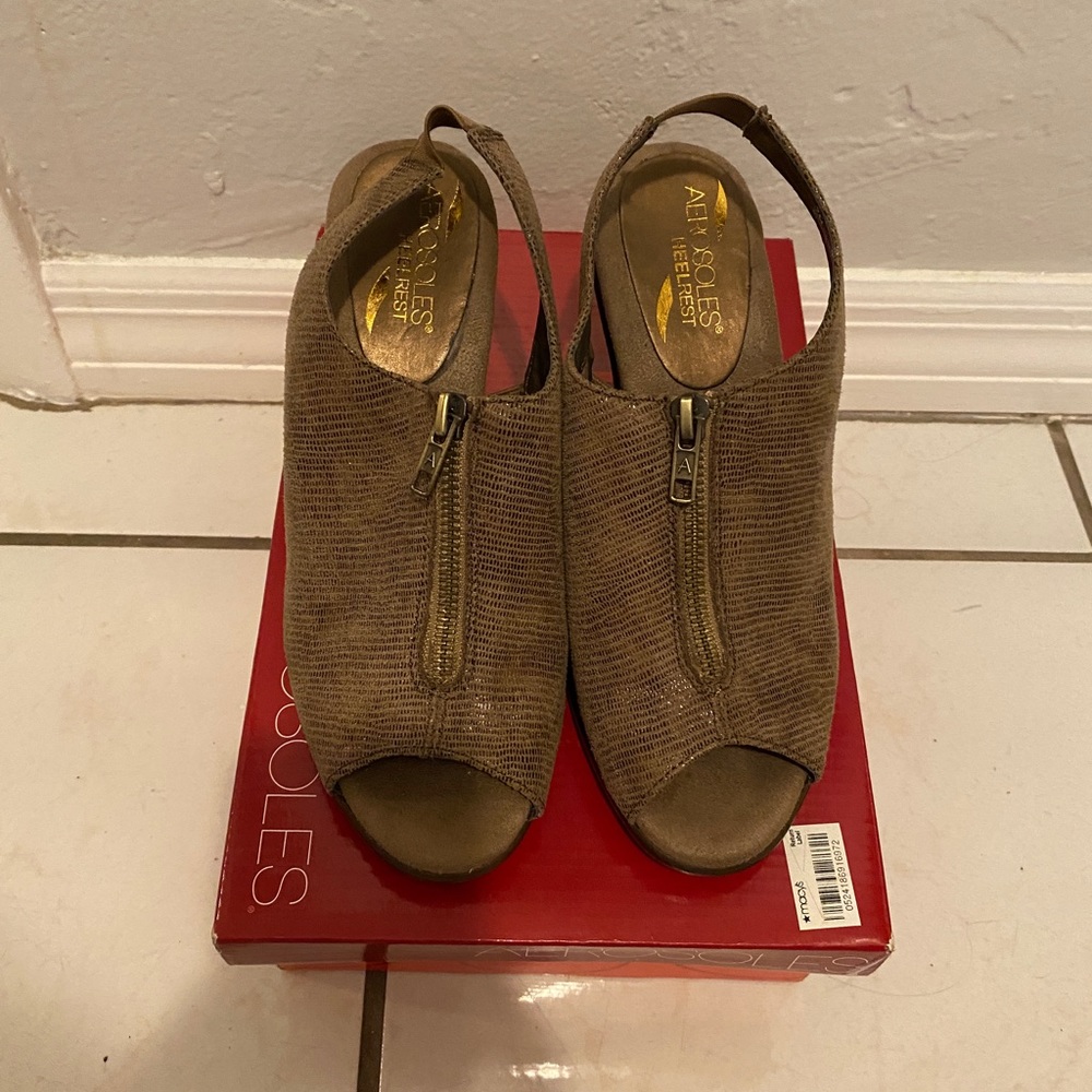 Aerosoles snake print heels